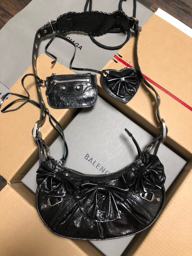 Balenciaga- Le Cagole-Shoulder Bag