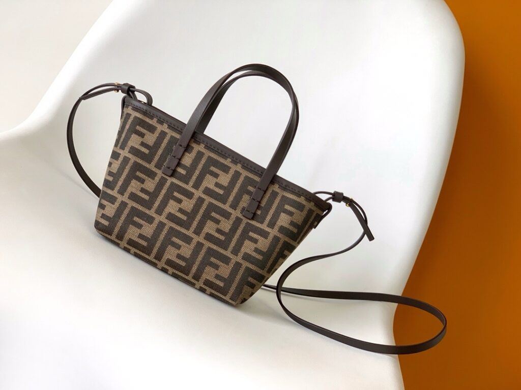 Fendi- Roll-Small-Classic