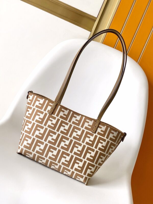 Fendi- Roll-Small-Brown
