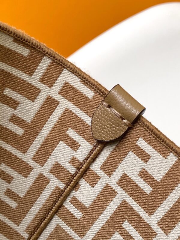 Fendi- Roll-Small-Brown - Image 6