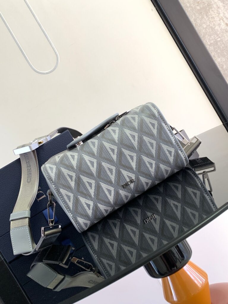 Dior-Lingot 22-Men's-Grey CD Diamond