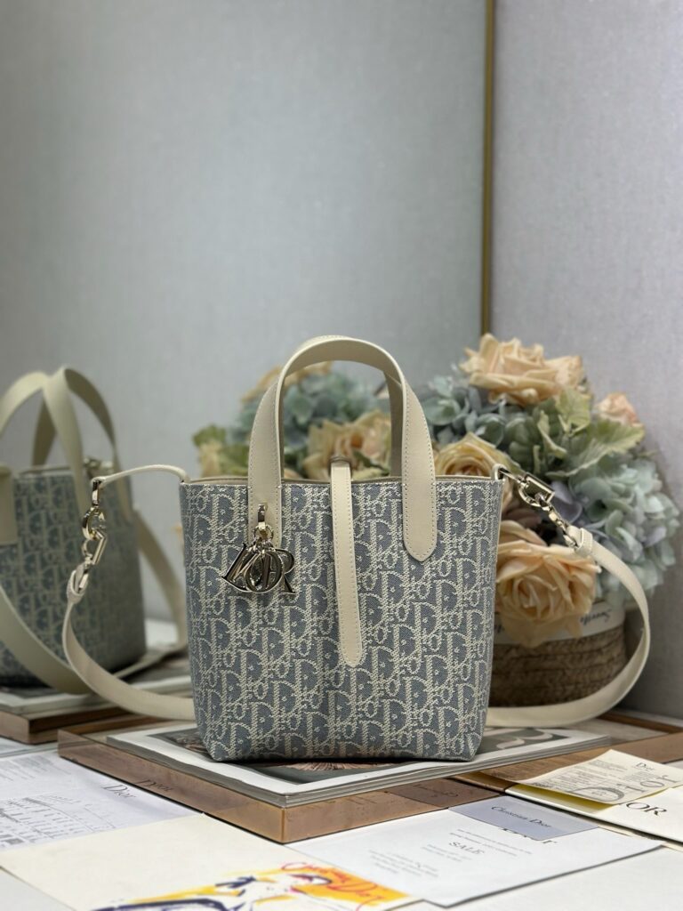 Dior-Toujours-Small-Cross-body bag-Handbag-Embroidery