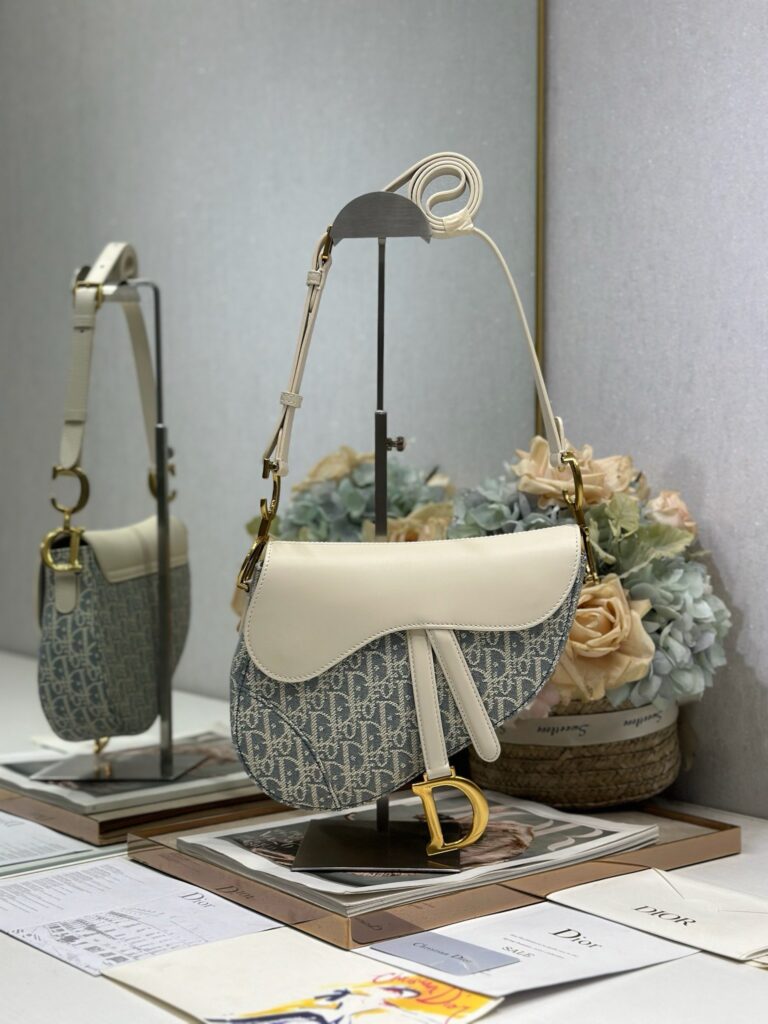 Dior-Soft Saddle-Medium-Cross-body bag-Handbag-Embroidery