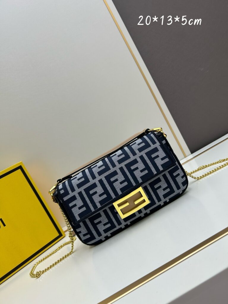 Fendi- Baguette Small-Embroidery