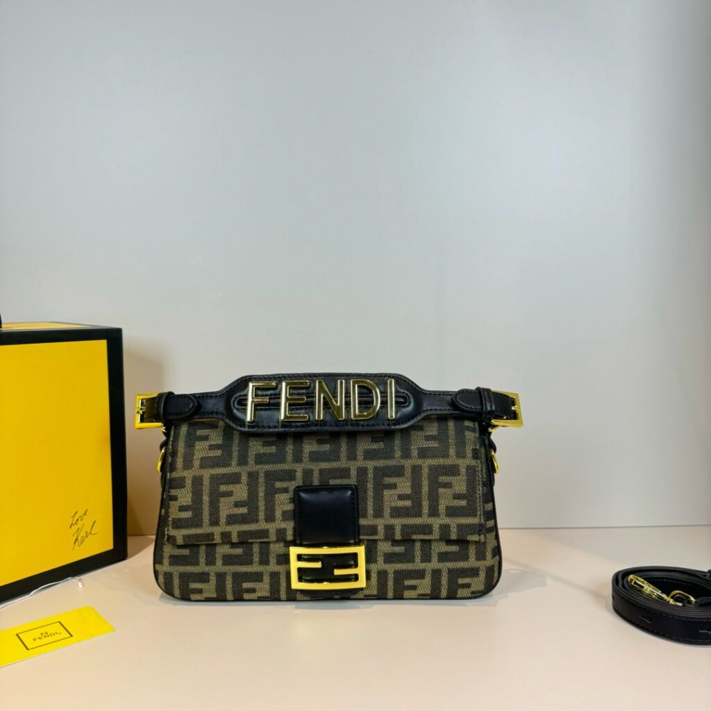 Fendi-New Baguette-Embroidery-Large