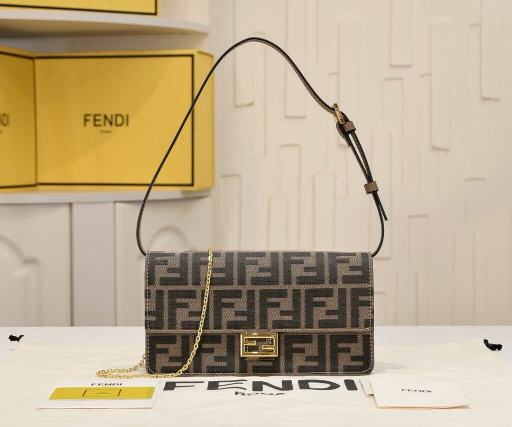 Fendi- Baguette-Embroidery-Small