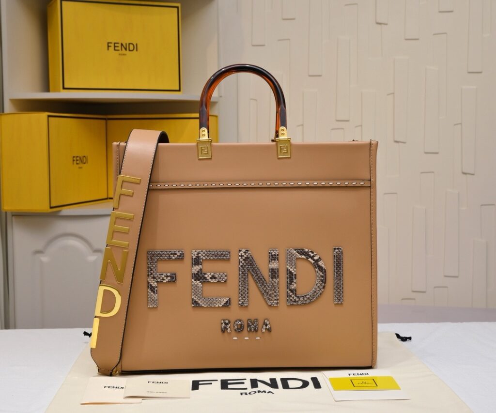 Fendi-Shine Tote-Lambskin-Medium