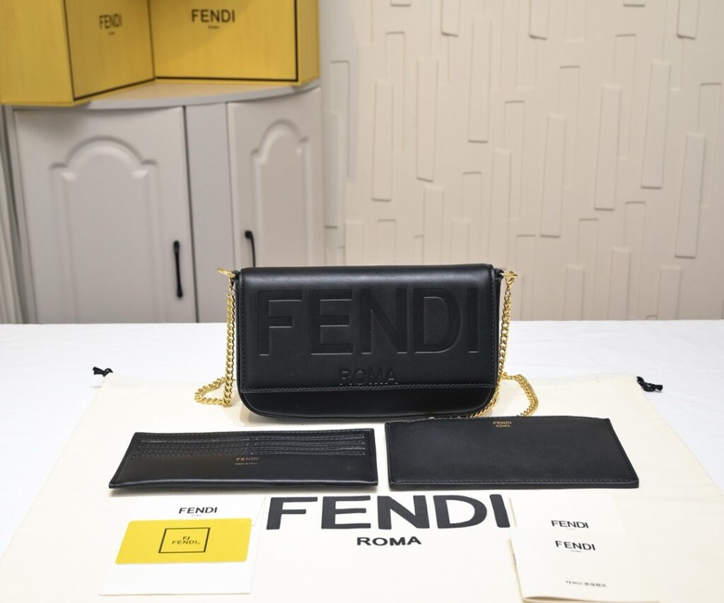 Fendi-HandBag/Chain bag-Lambskin Black