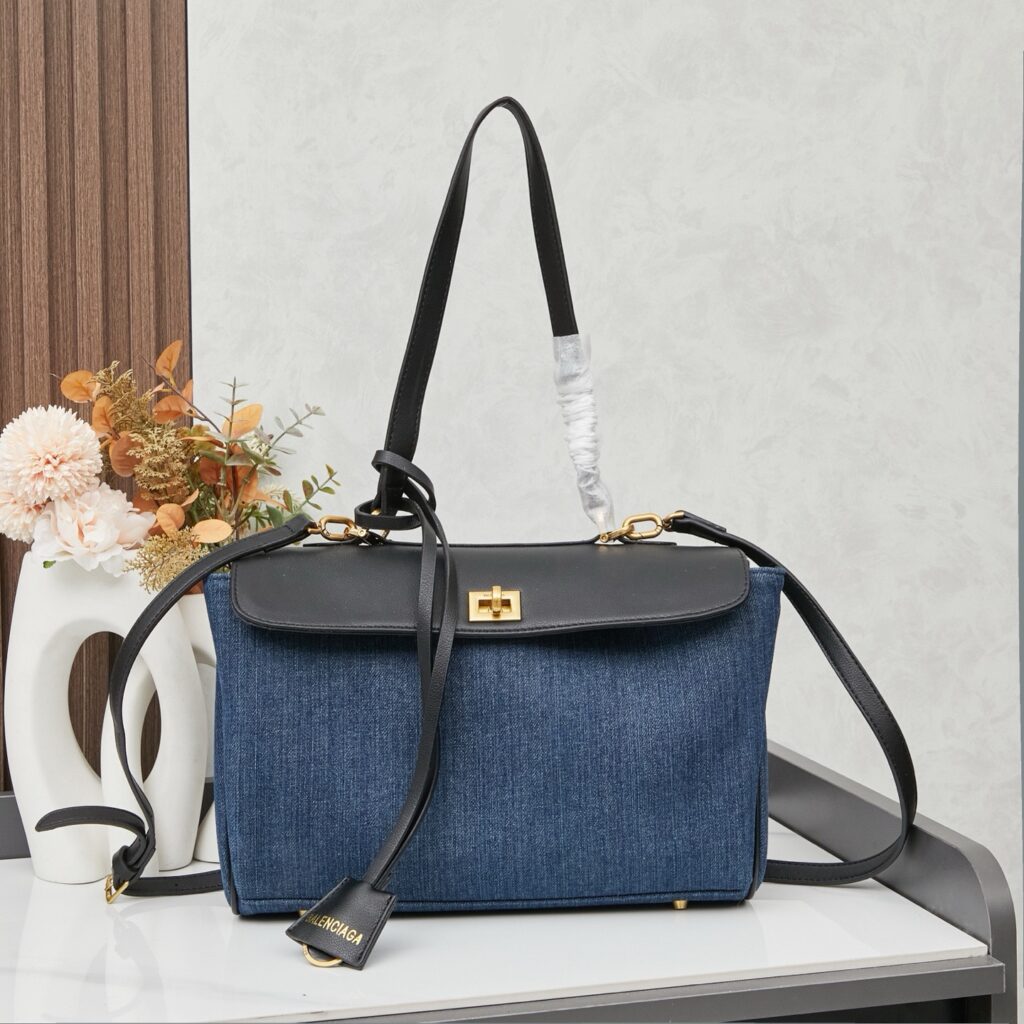 Balenciaga-Belair Carry All-Shoulder/Cross body Bag