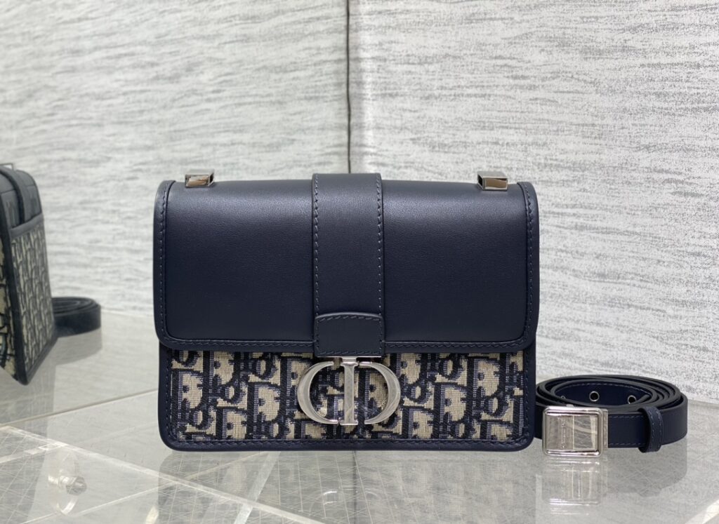 Dior- Montaigne-East West-Classic blue