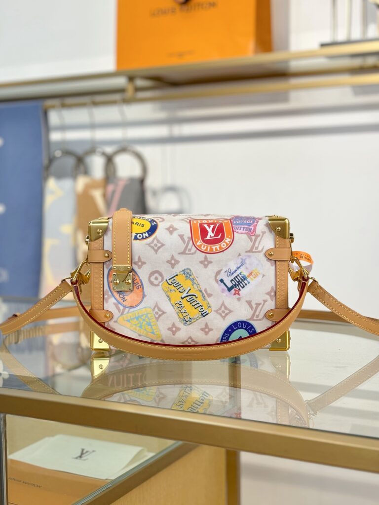 LV-SIDE TRUNK-M14606