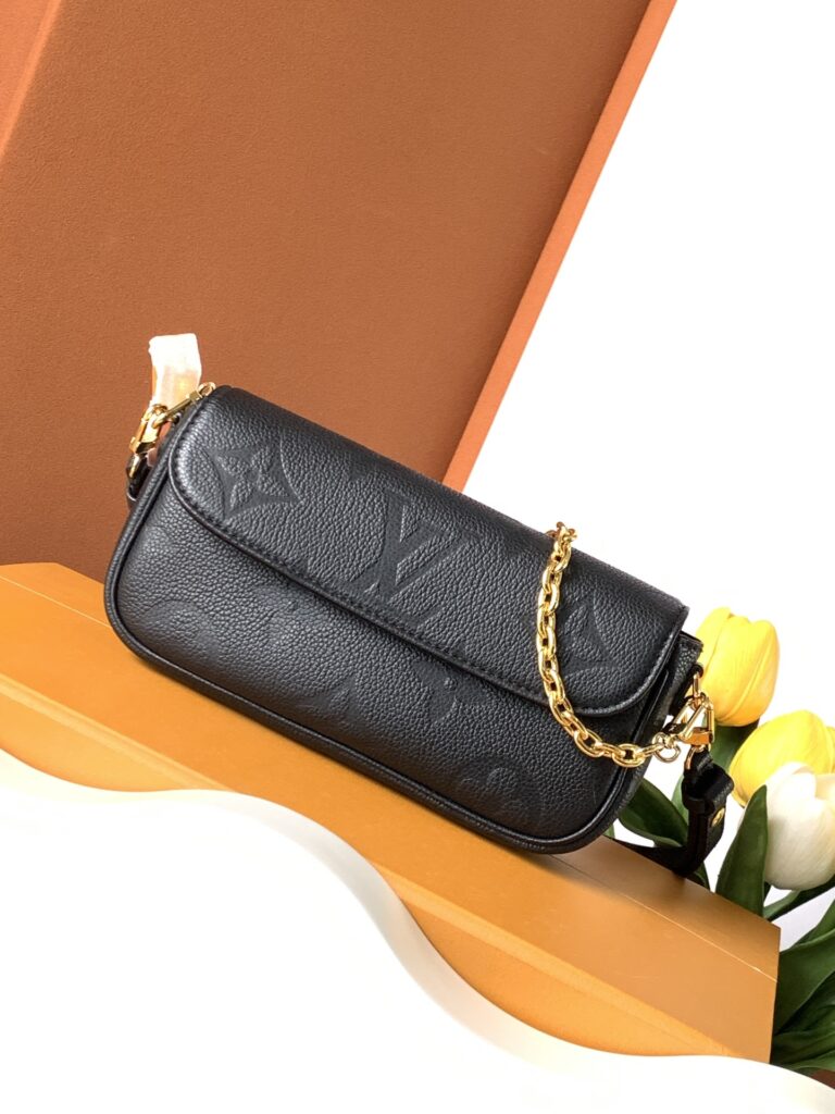 LV-Wallet On Chain Ivy-M82154