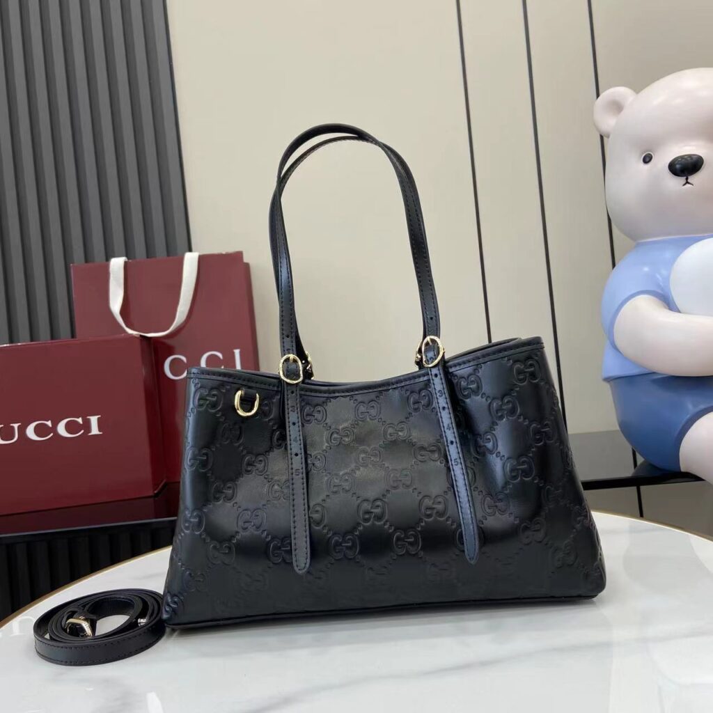 Gucci-Emblem-Small Size-815214