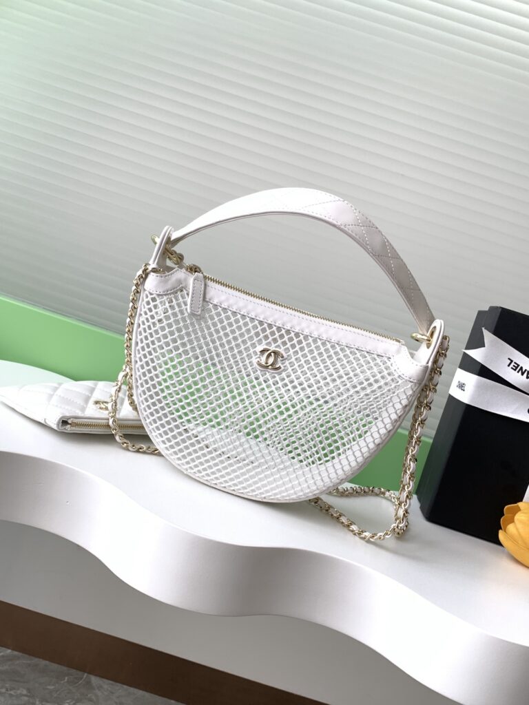 Chanel-25S-AP4573-White