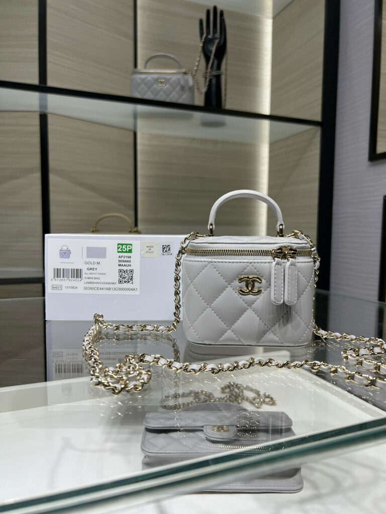 Chanel-24A-AP2198Y-Grey-Gold buckle