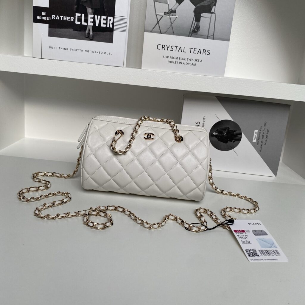 Chanel-25P-AP4515-White