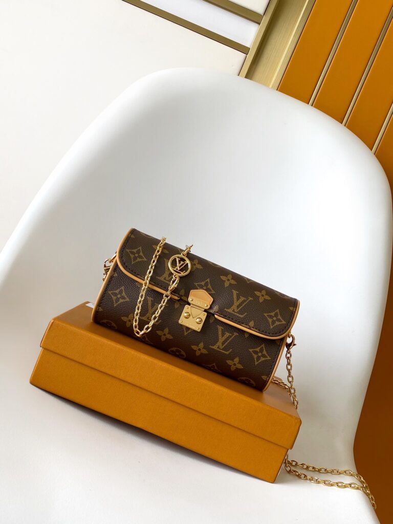 LV-Pochette Camille-M13566