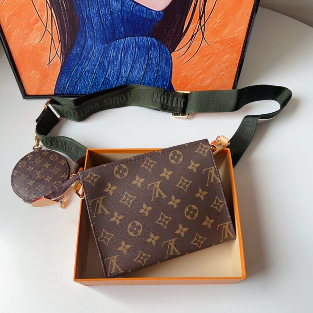 LV-Monogram Canvas Toiletry Bag-M47544