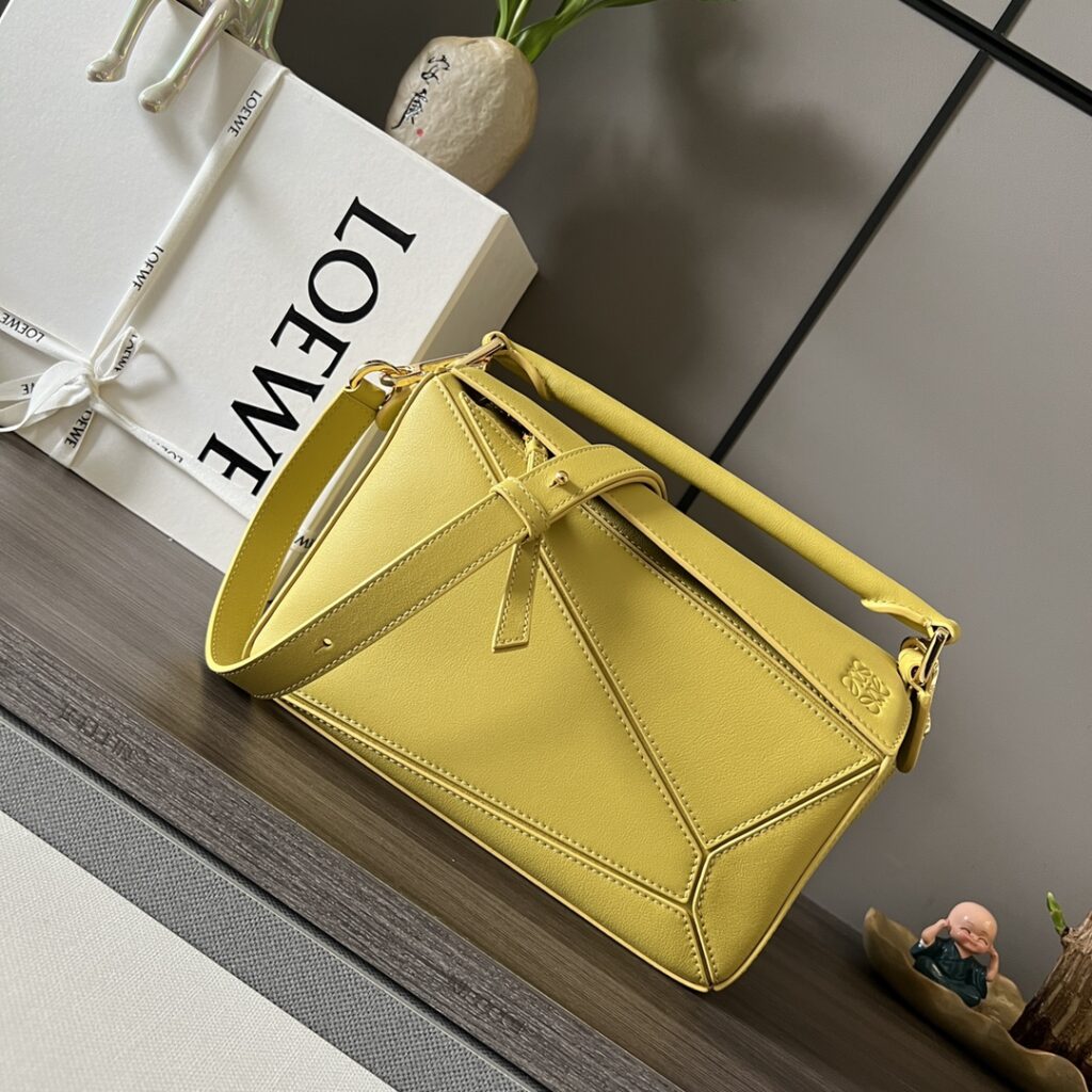 LOEWE-PUZZLE-Yellow