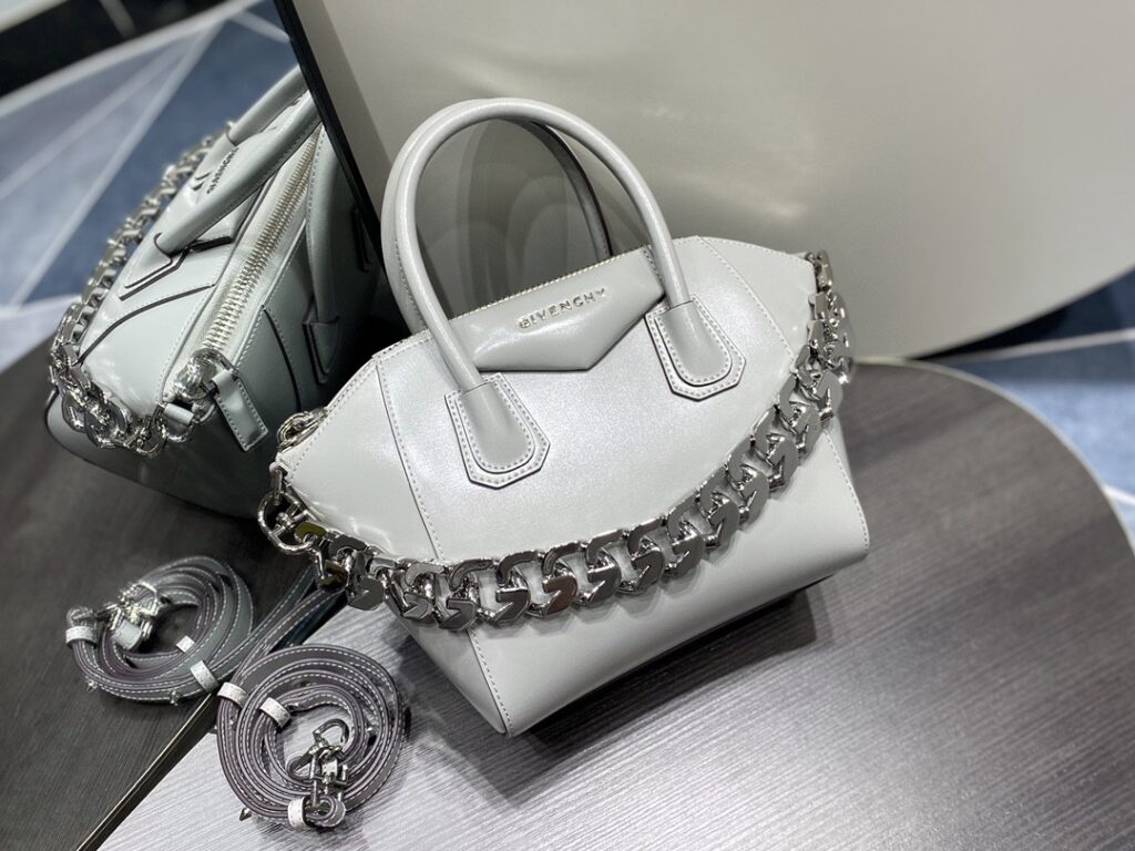 GIVENCHY-Antigona-White