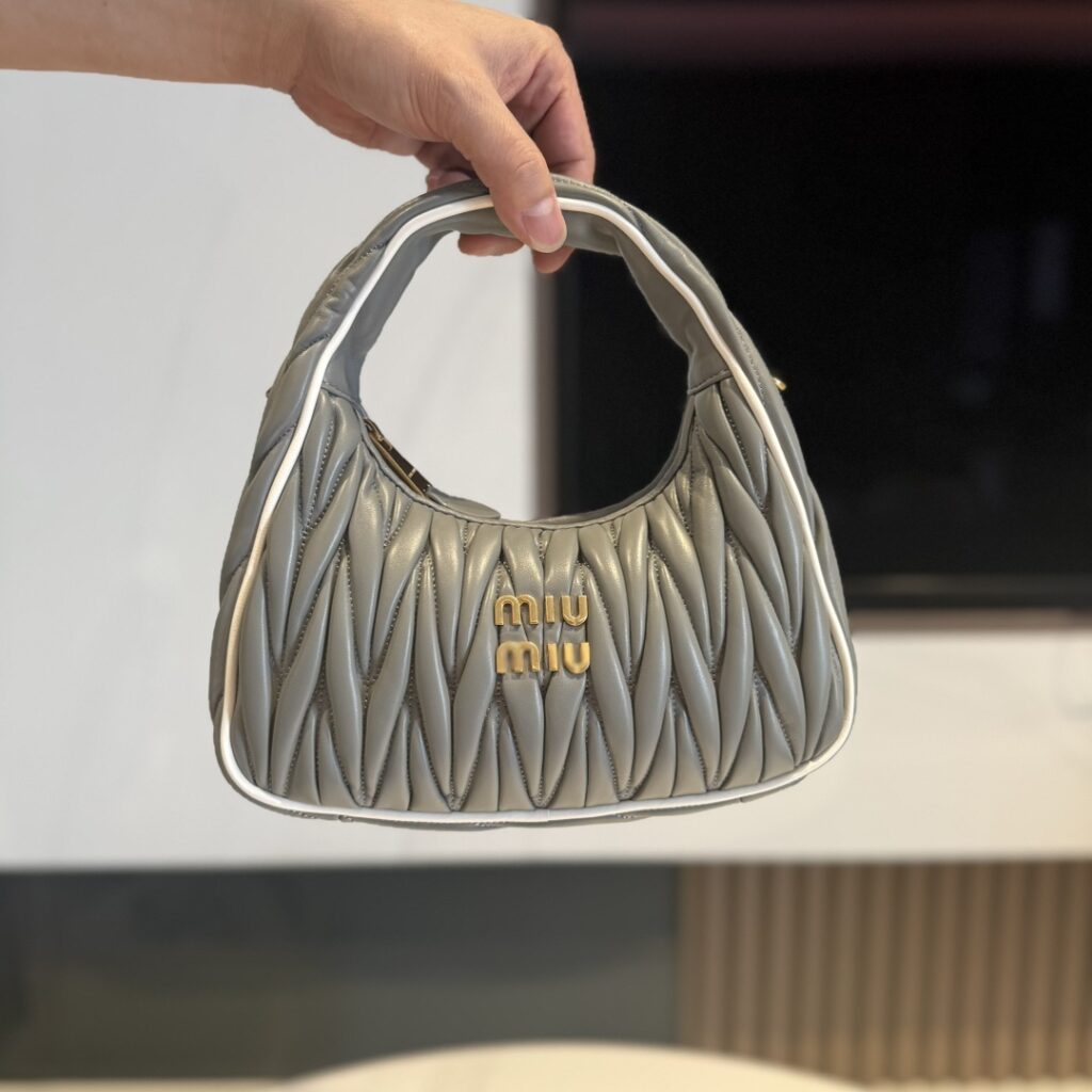 Miumiu-wander hobo-5BC125-Grey