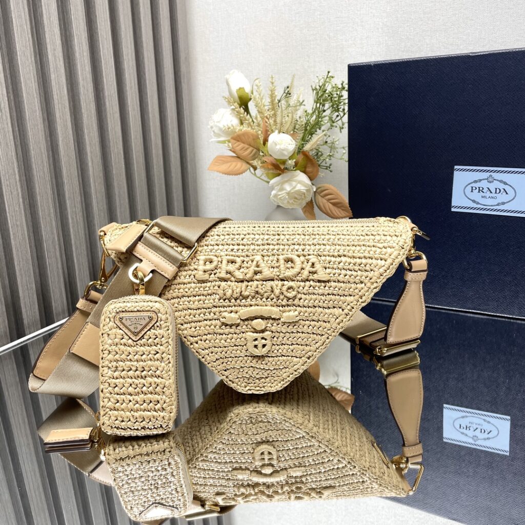 Prada-Triangle Leather Shoulder Bag-Woven Bag-1BH190