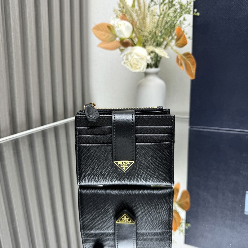 Prada-Saffiano Wallet-1MV204
