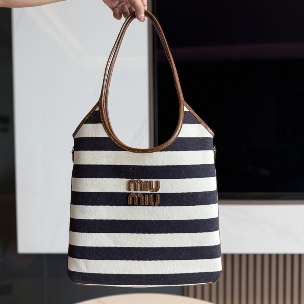 Miumiu-5BG231-Navy blue