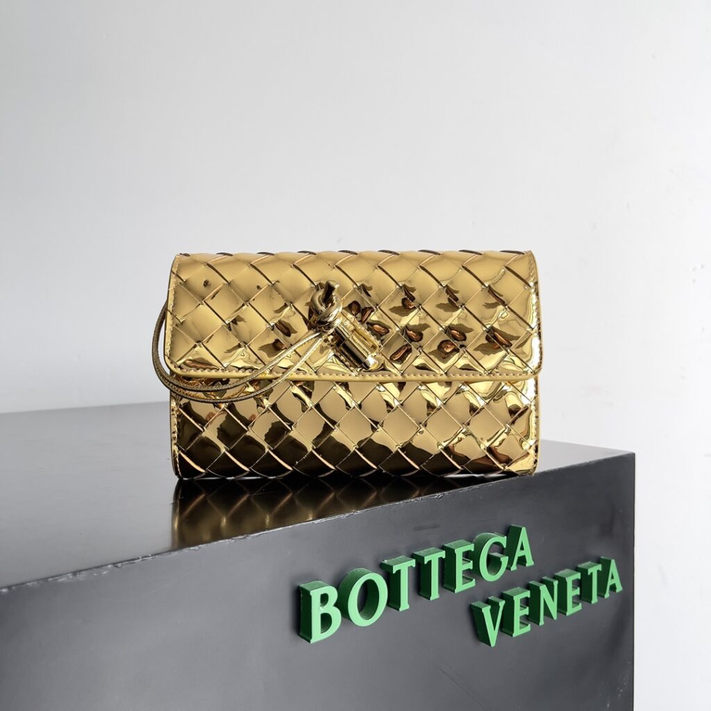 Bottega Veneta-Andiamo-Gold
