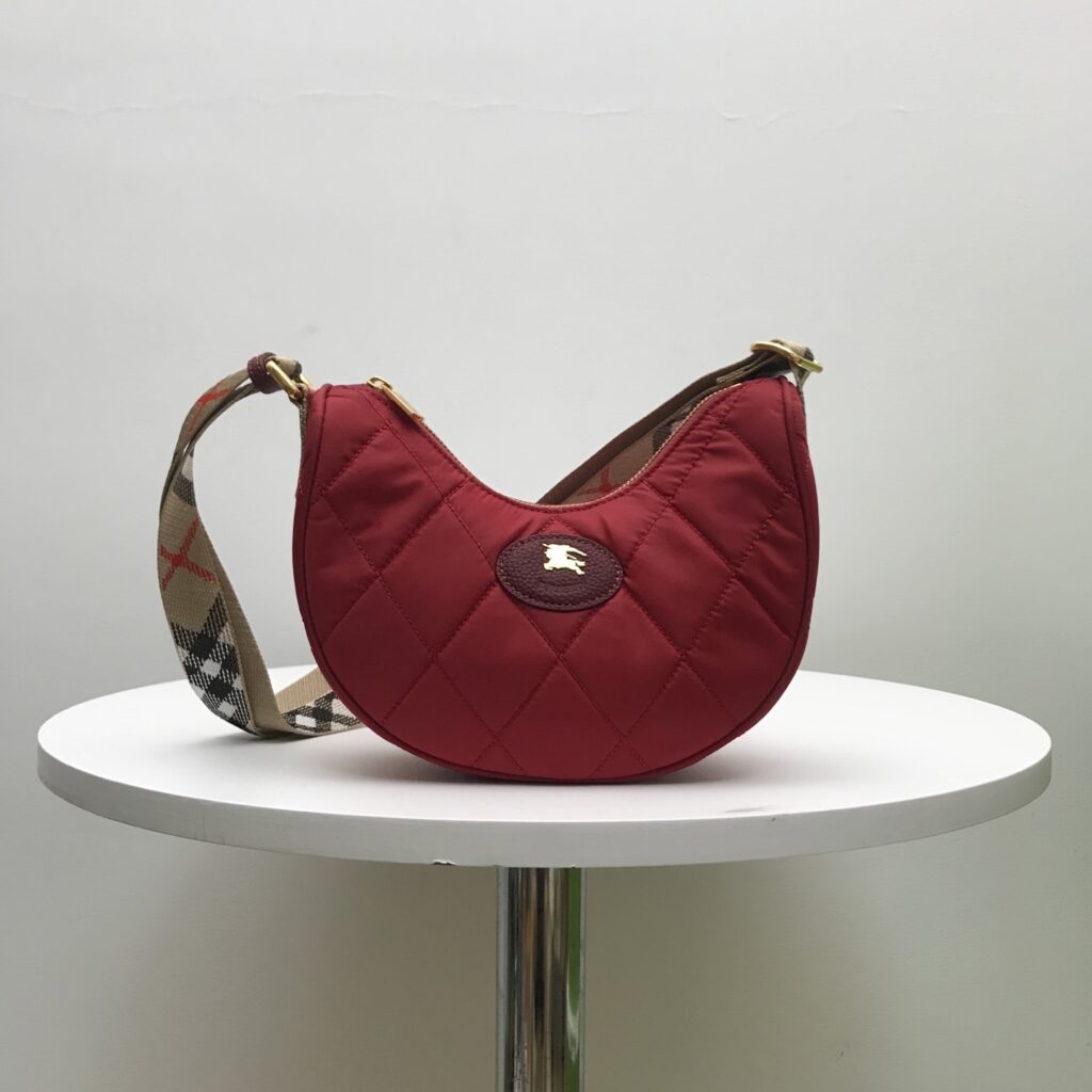 Burberry-Red-801113081