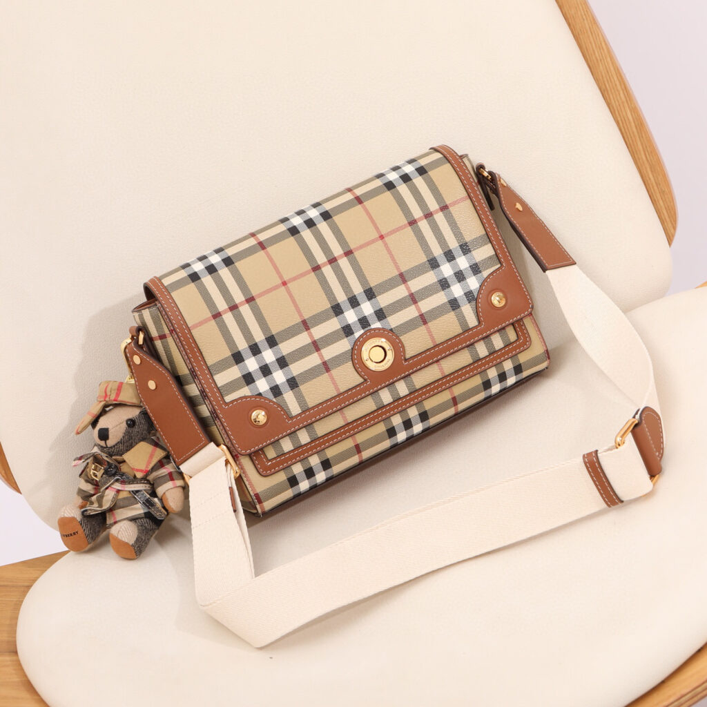 Burberry-Note-Classic plaid-9601