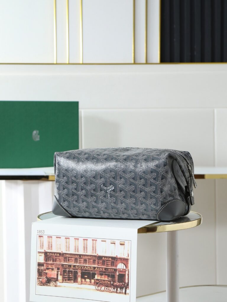 Goyard-020215-Grey