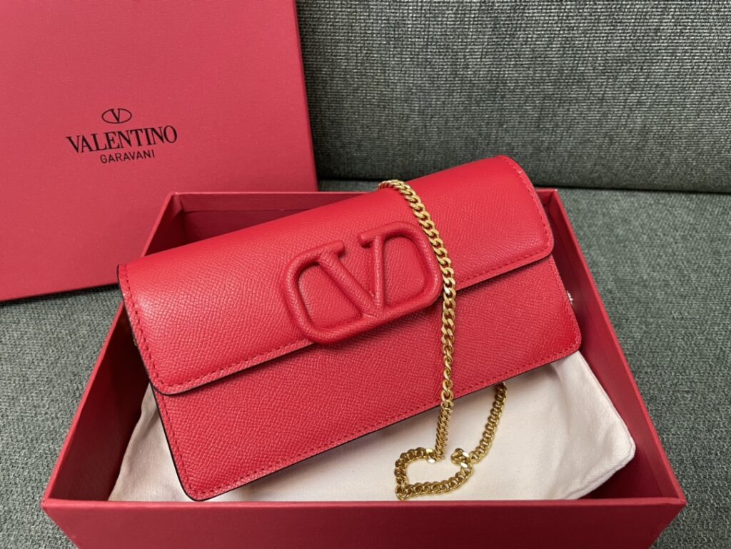 Valentino-GaravaniVLogoSignature-Rose Red