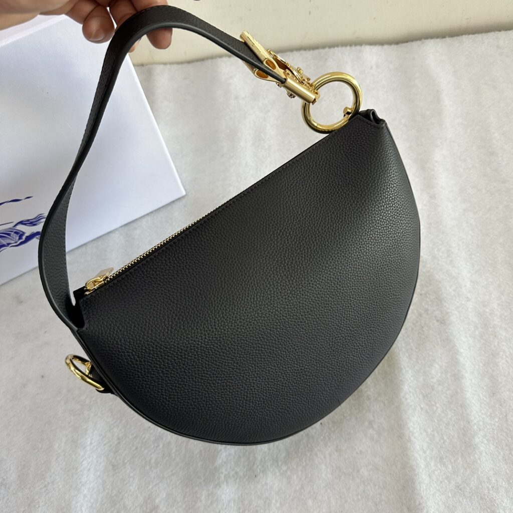 Burberry-Knigh-Black