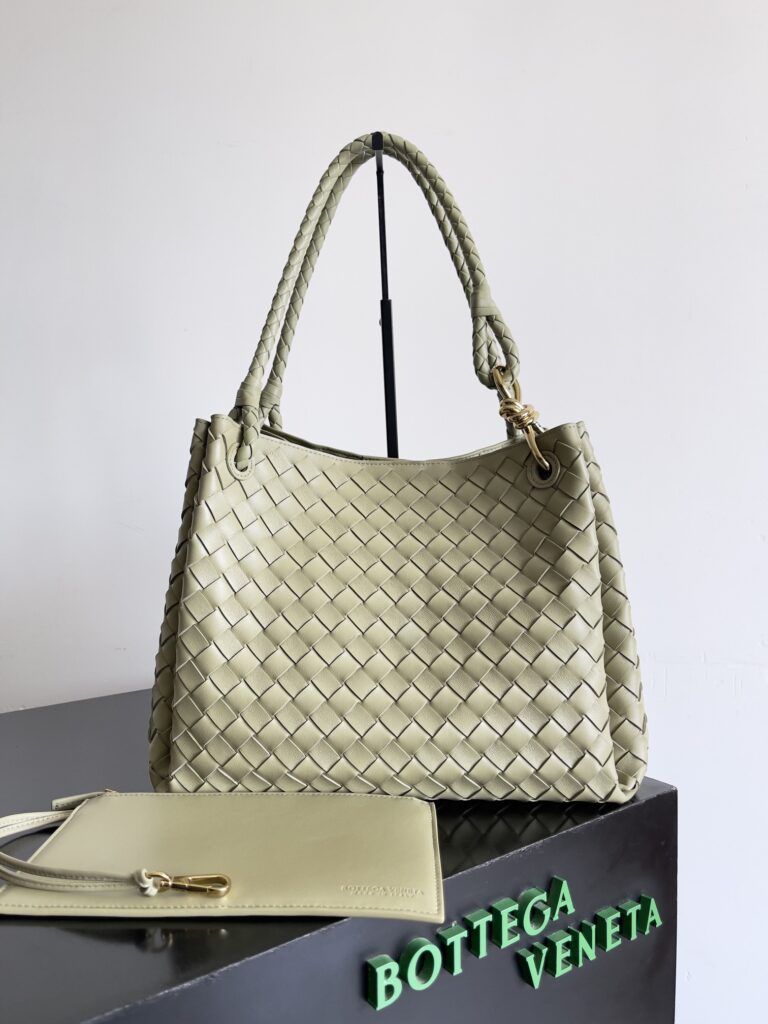 Bottega Veneta-Andiamo Parachute-Green