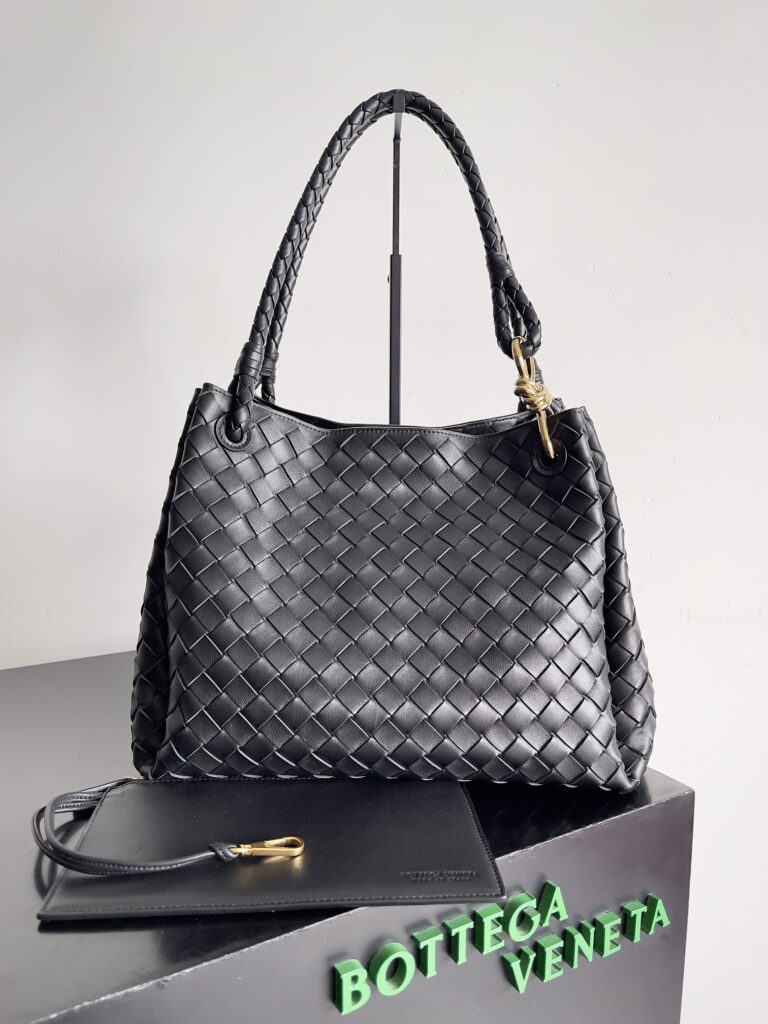 Bottega Veneta-Andiamo Parachute-Black