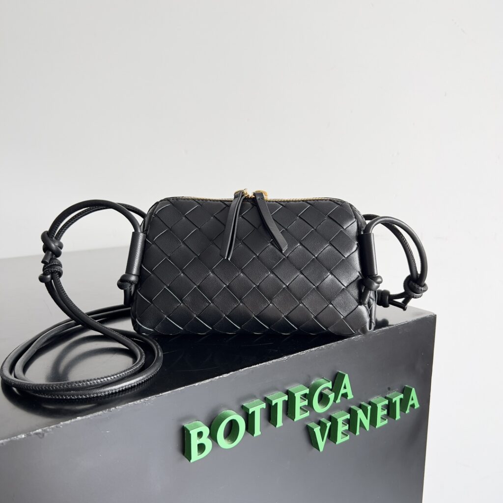 Bottega Veneta-Concert Pouch-Black