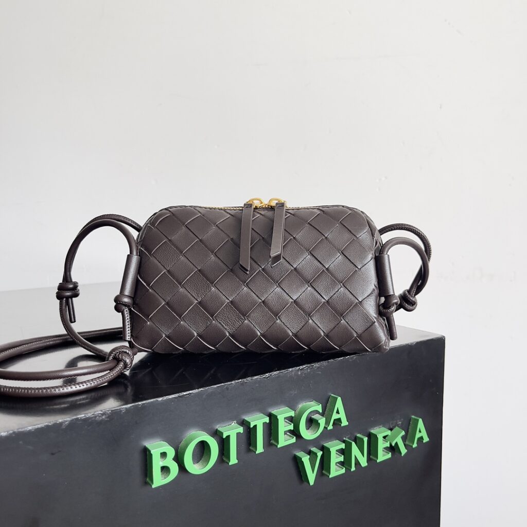 Bottega Veneta-Concert Pouch-Dark Brown
