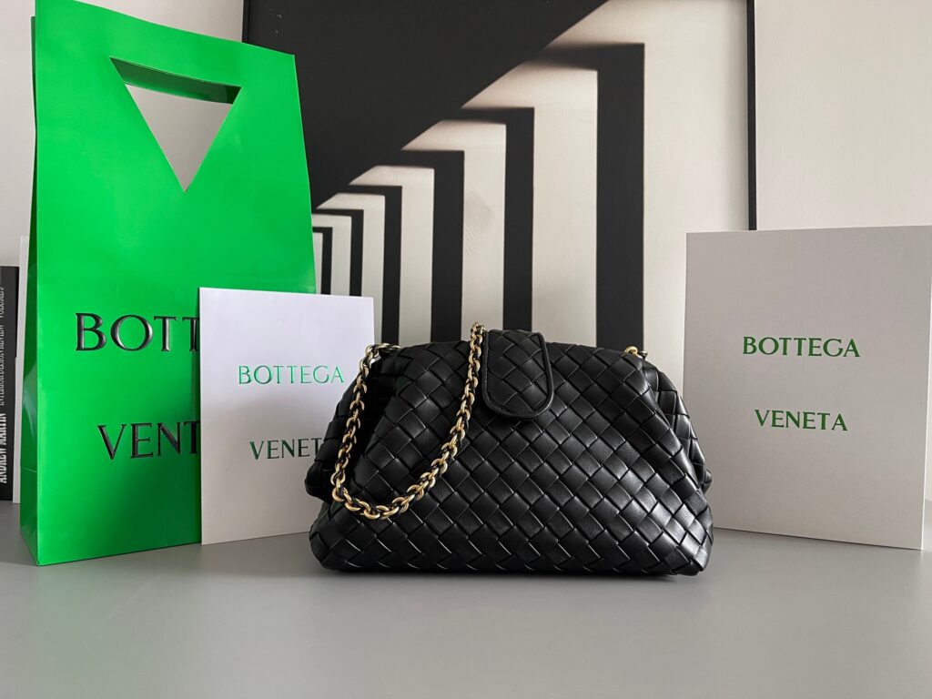 Bottega Veneta-Clutch-Black