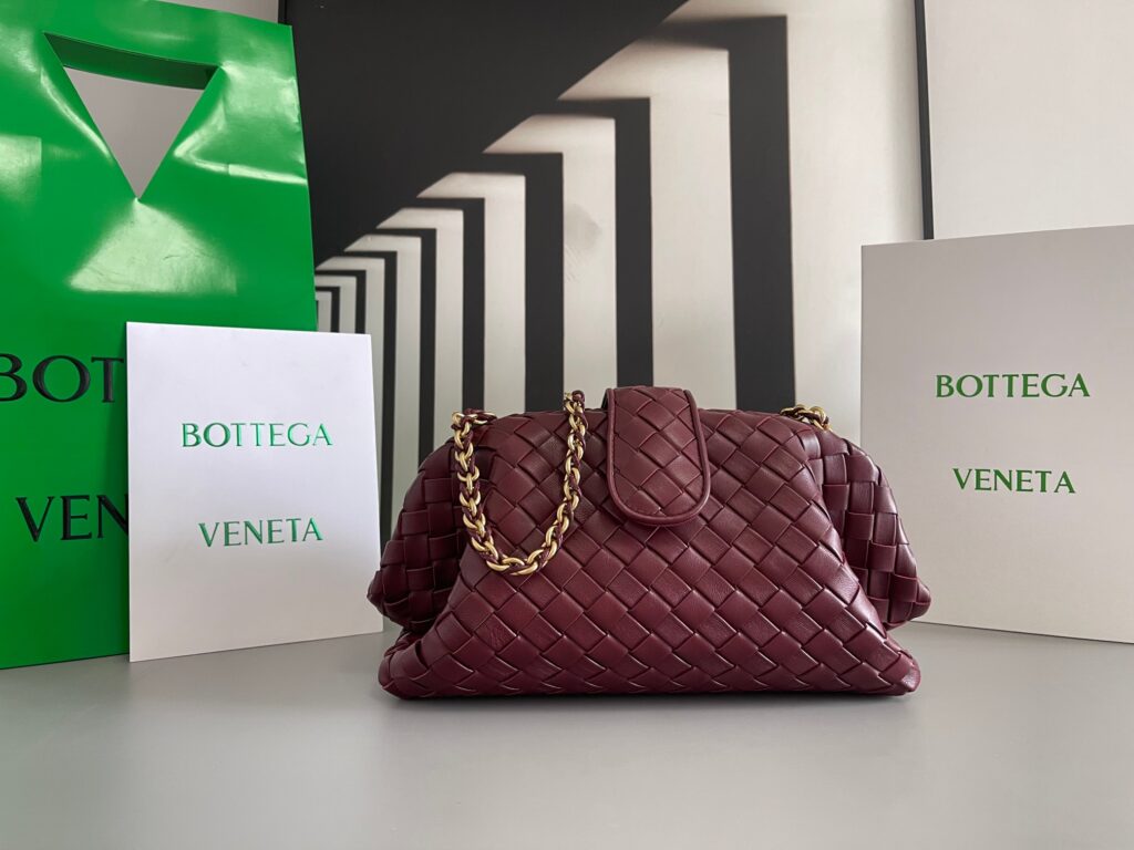 Bottega Veneta-Clutch-Red