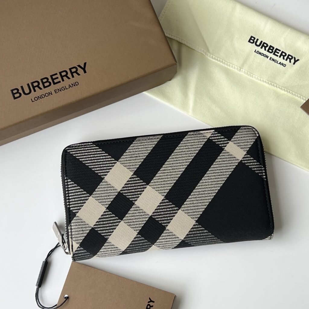 Burberry-Black-80895101