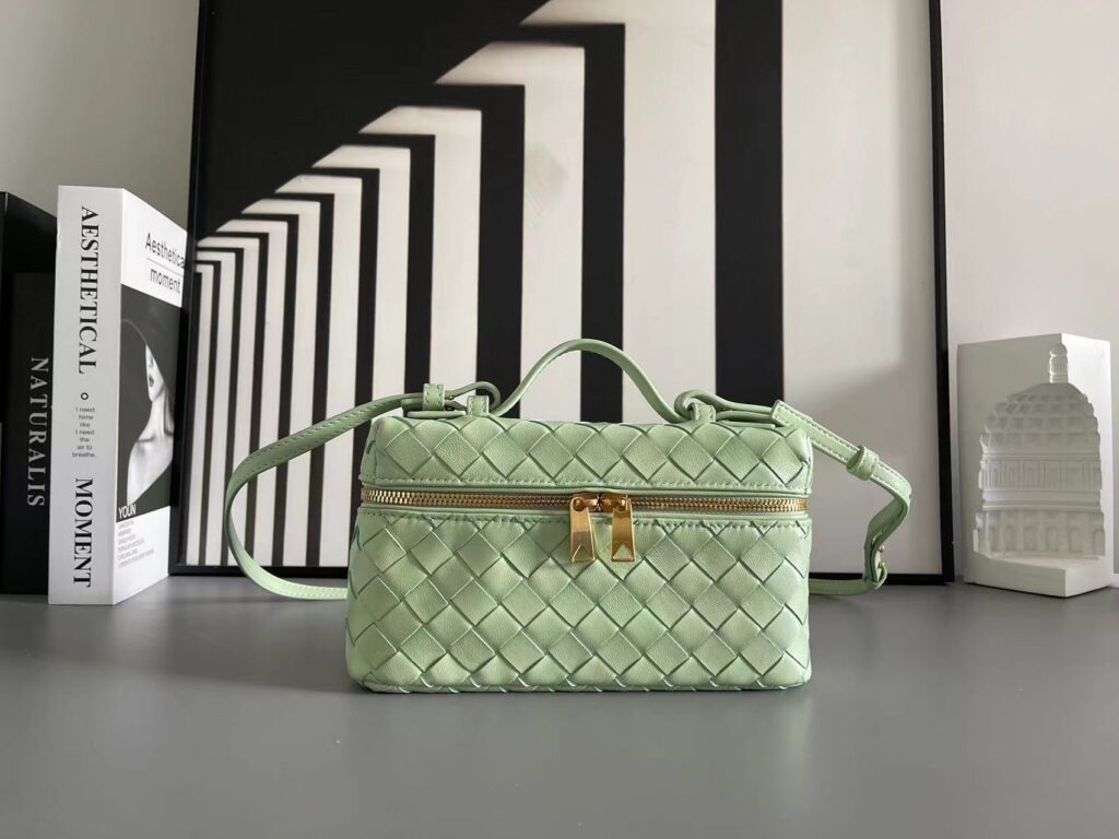 Bottega Veneta-Bucket-Light Green