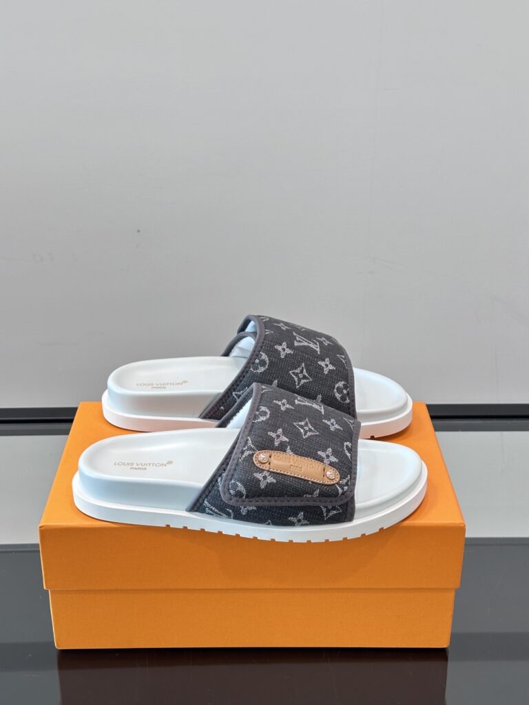LV-Sandals-Gray-Man