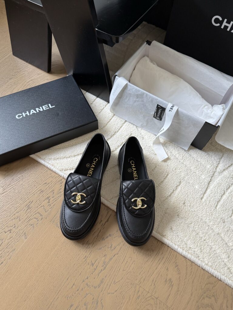 Chanel-Woman-Loafers-Black