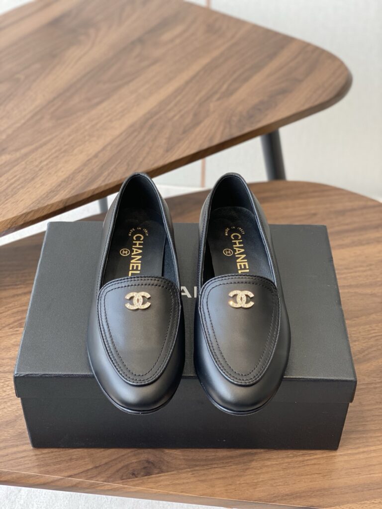 Chanel-Woman-Loafers-Black