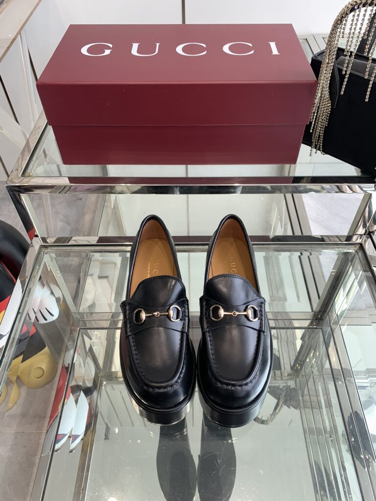 Gucci-Woman-Loafers-Black
