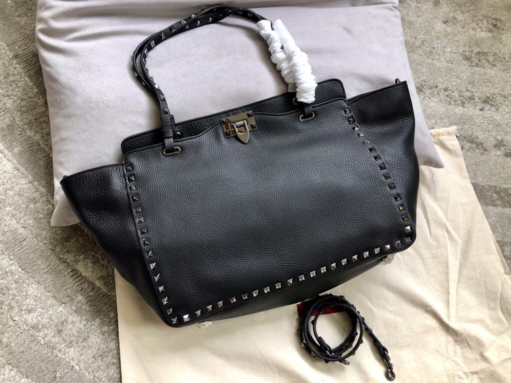 valentino-Rockstud-black