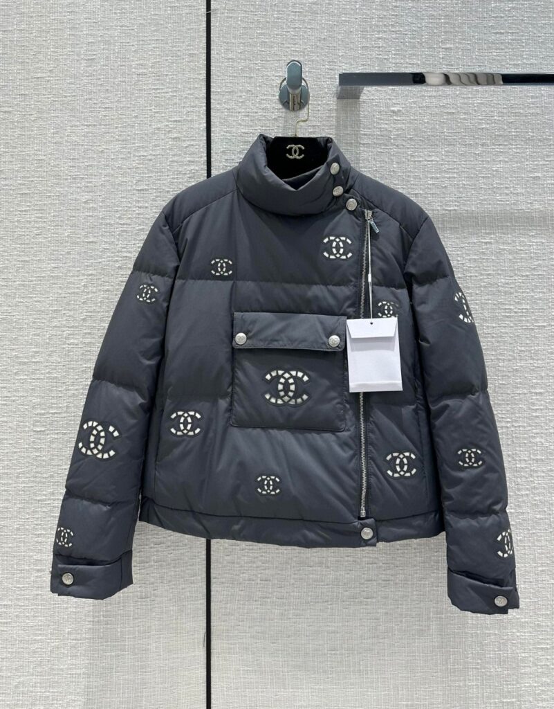 Chanel-Women-Grey and white-S/M/L
