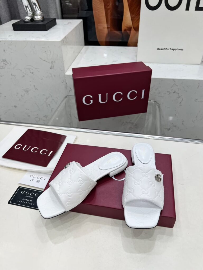 Gucci Woman Flip Flops White