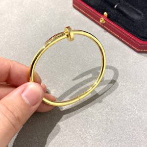 Cartier-bracelets-Gold